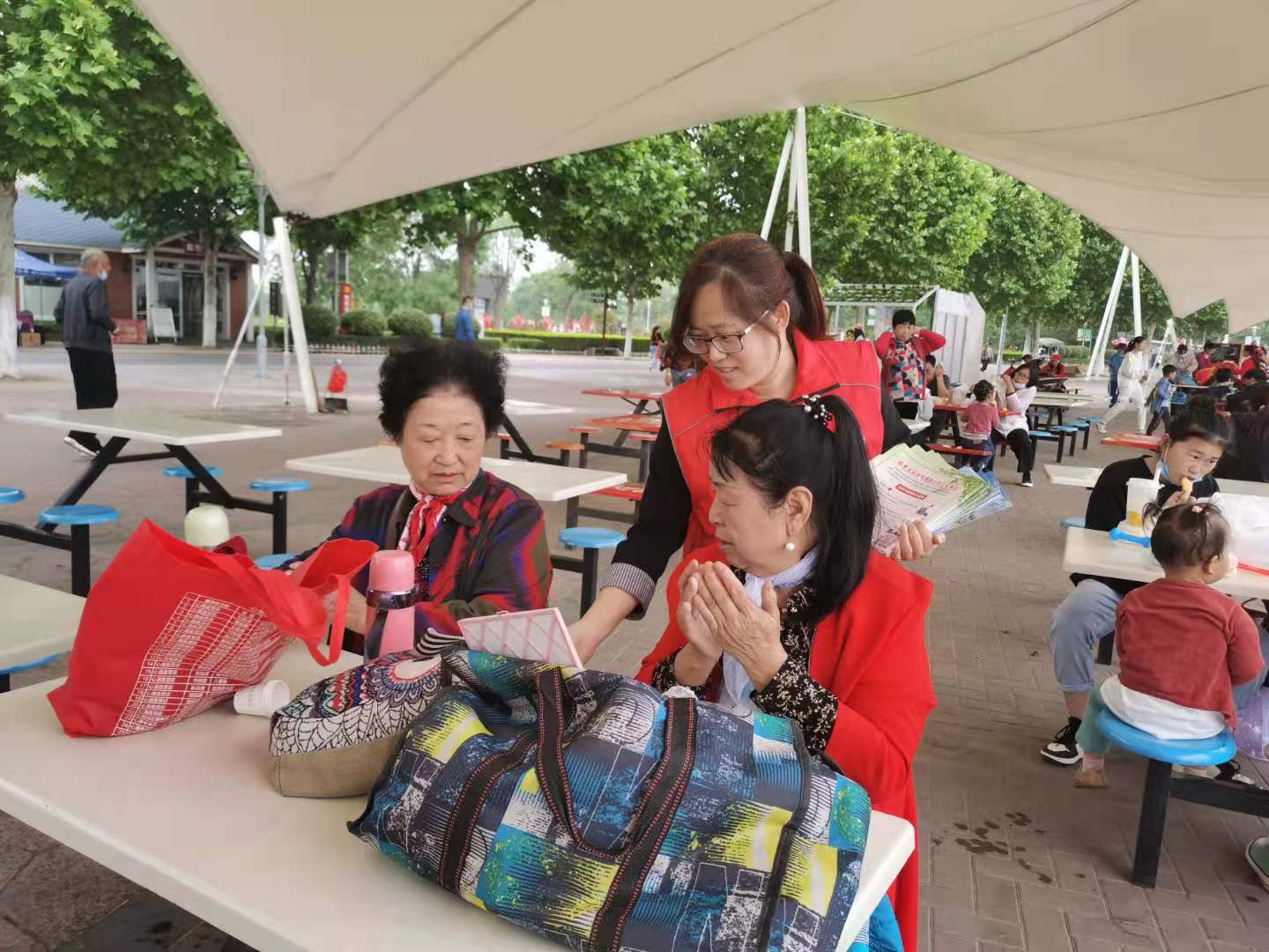 济宁孔子文旅集团北湖文化旅游有限公司开展5•19“中国旅游日”普法宣传活动